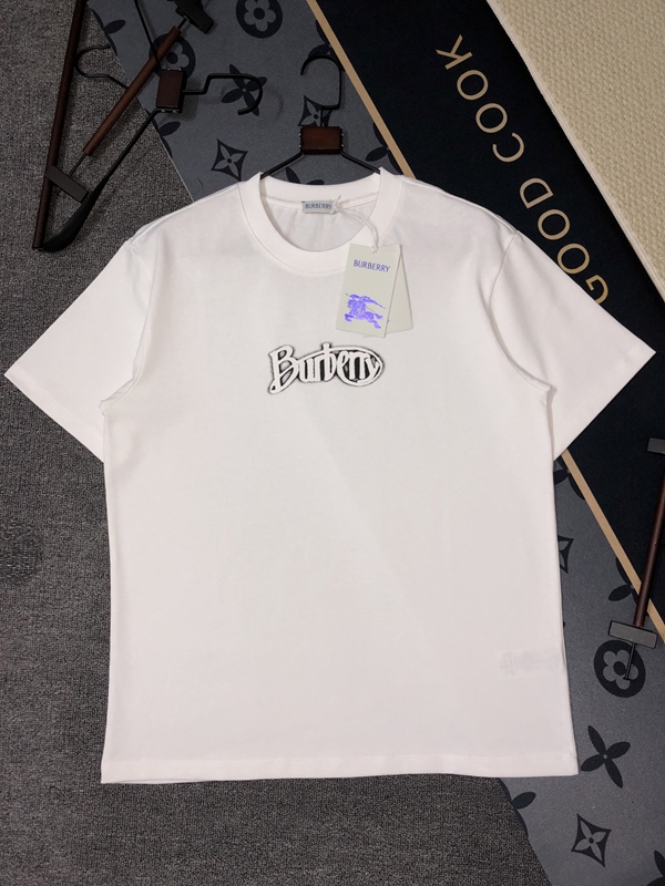 ブランドTシャツ正面デザイン